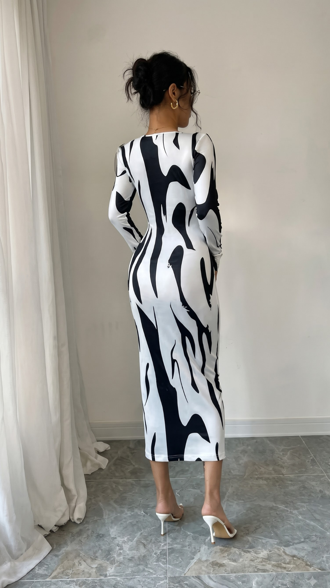 Black & White Abstract Print Midi Dress with Three-Quarter Sleeves