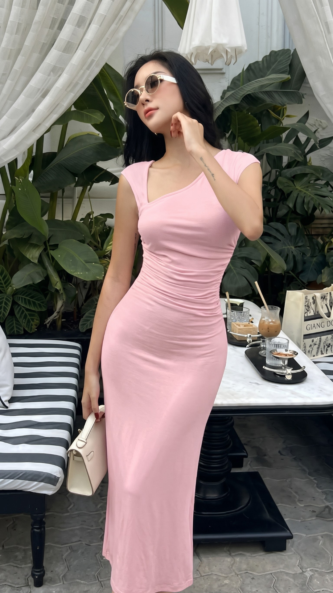 Elegant Pink Sleeveless Pleated Bodycon Maxi Dress with Shoulder Straps