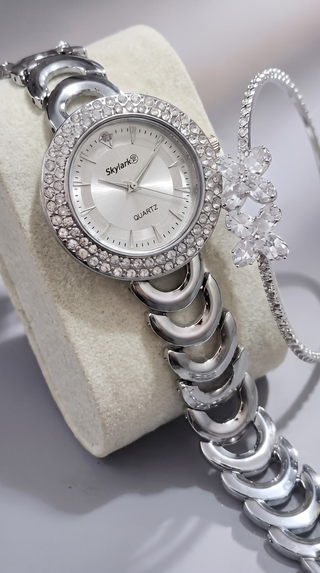 Jewelleza Silver Analog Watch with Free Bracelet for Women & Girls