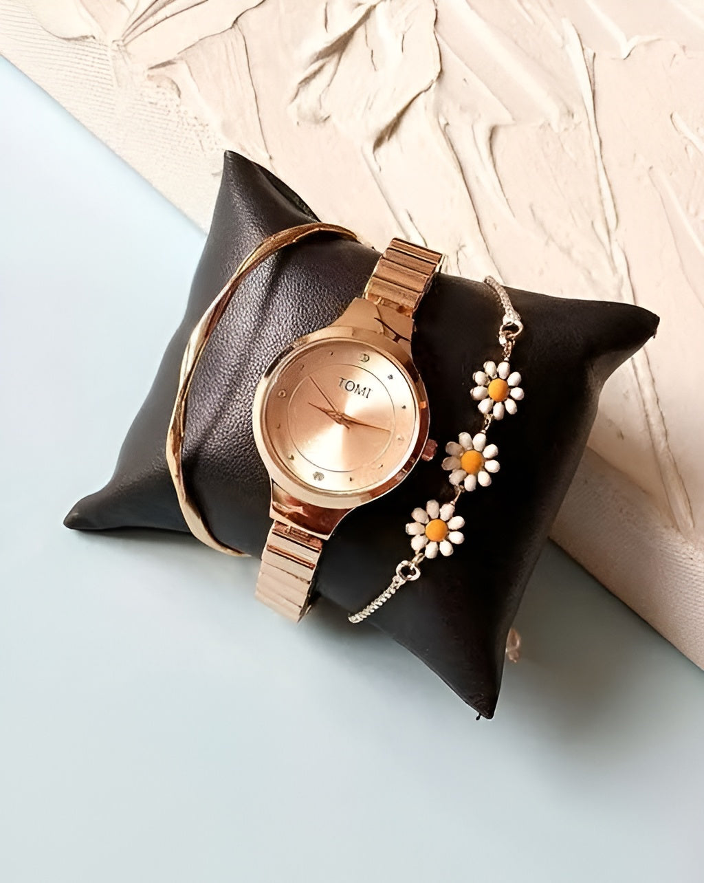Jewelleza Gold Analog Watch with Daisy Charm Bracelet Style for Women